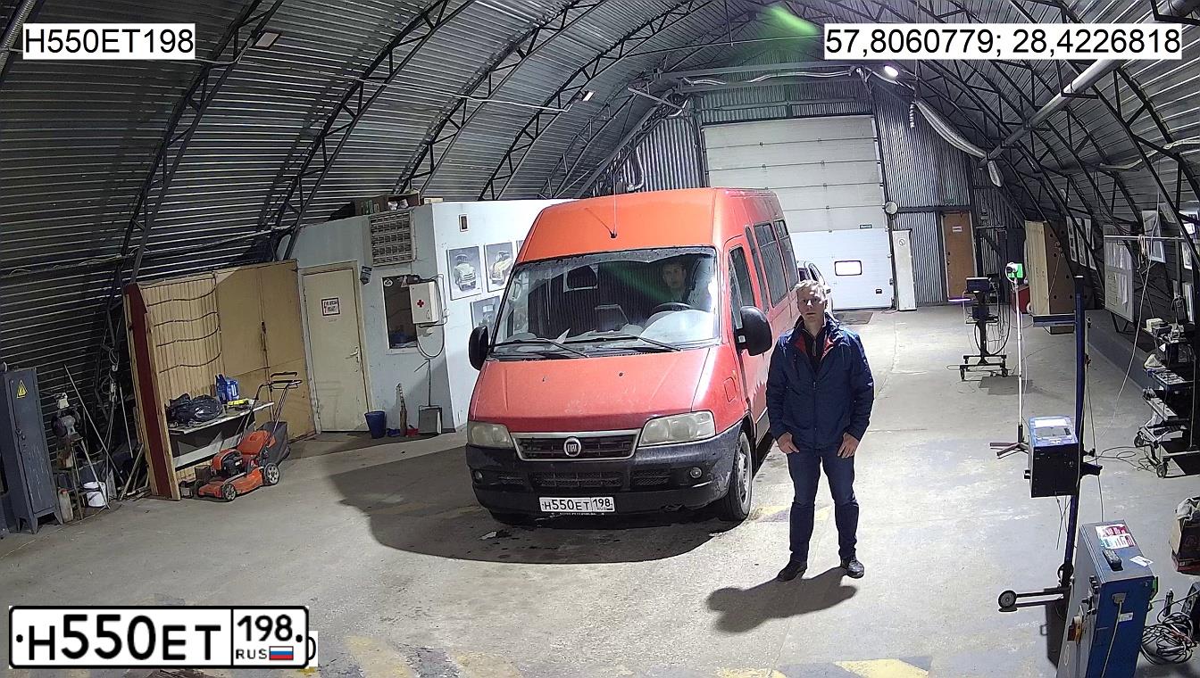 Фото автомобиля FIAT DUCATO, 2008 — госномер Н550ЕТ198. Цвет: Красный