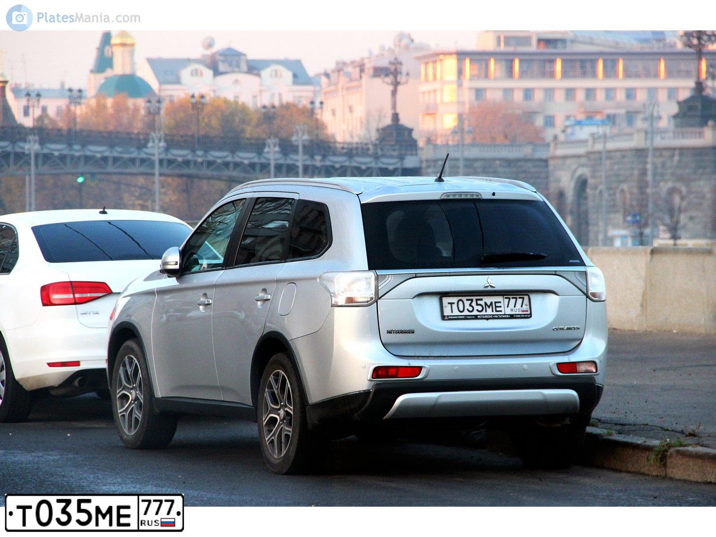 Фото автомобиля MITSUBISHI OUTLANDER, 2014 — госномер Е618ЕО550