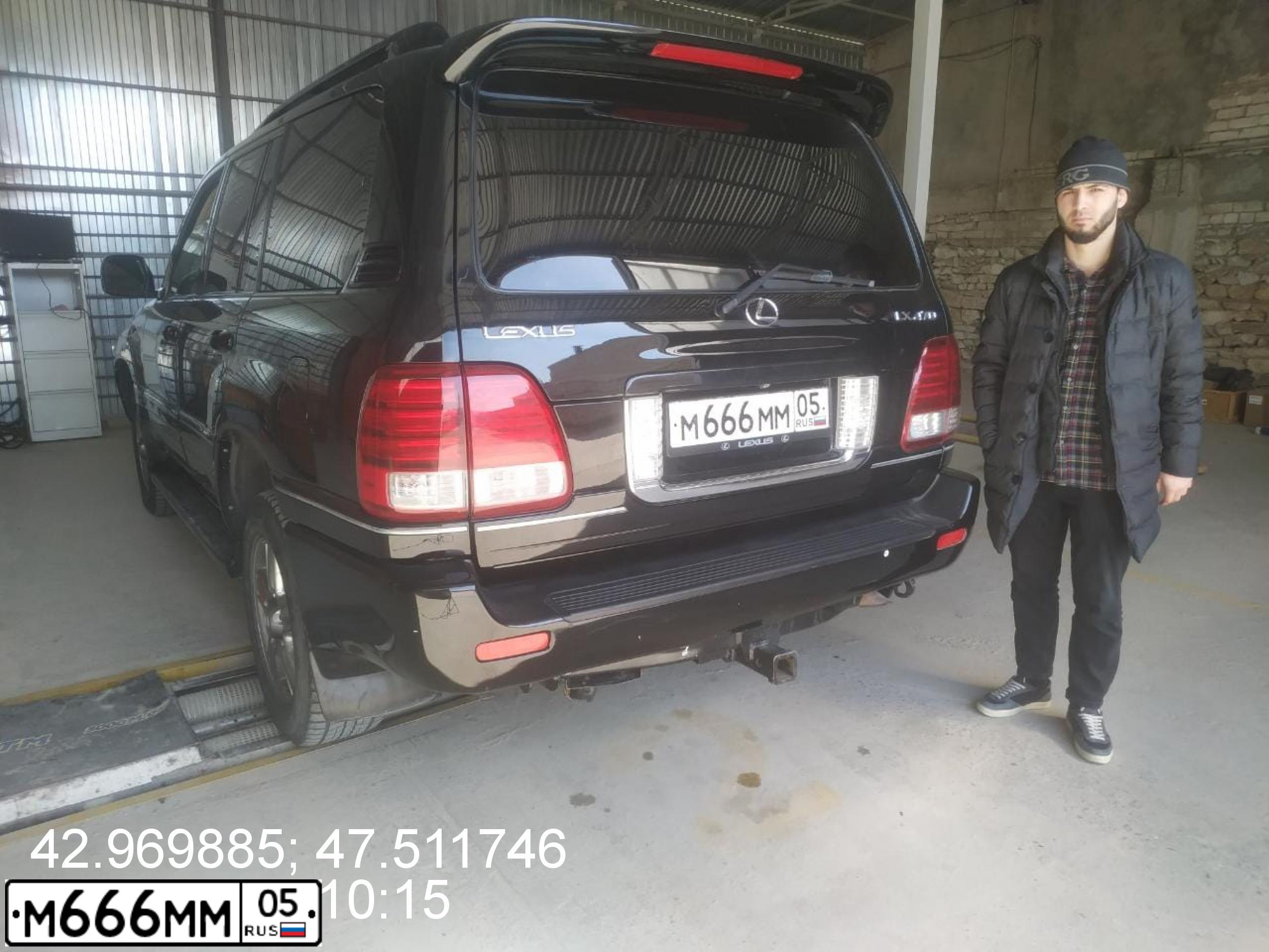 Фото автомобиля LADA 2109 SAMARA, 2001 — госномер М666ММ05. Цвет: СЕРЕБРИСТЫЙ МЕТАЛЛИК