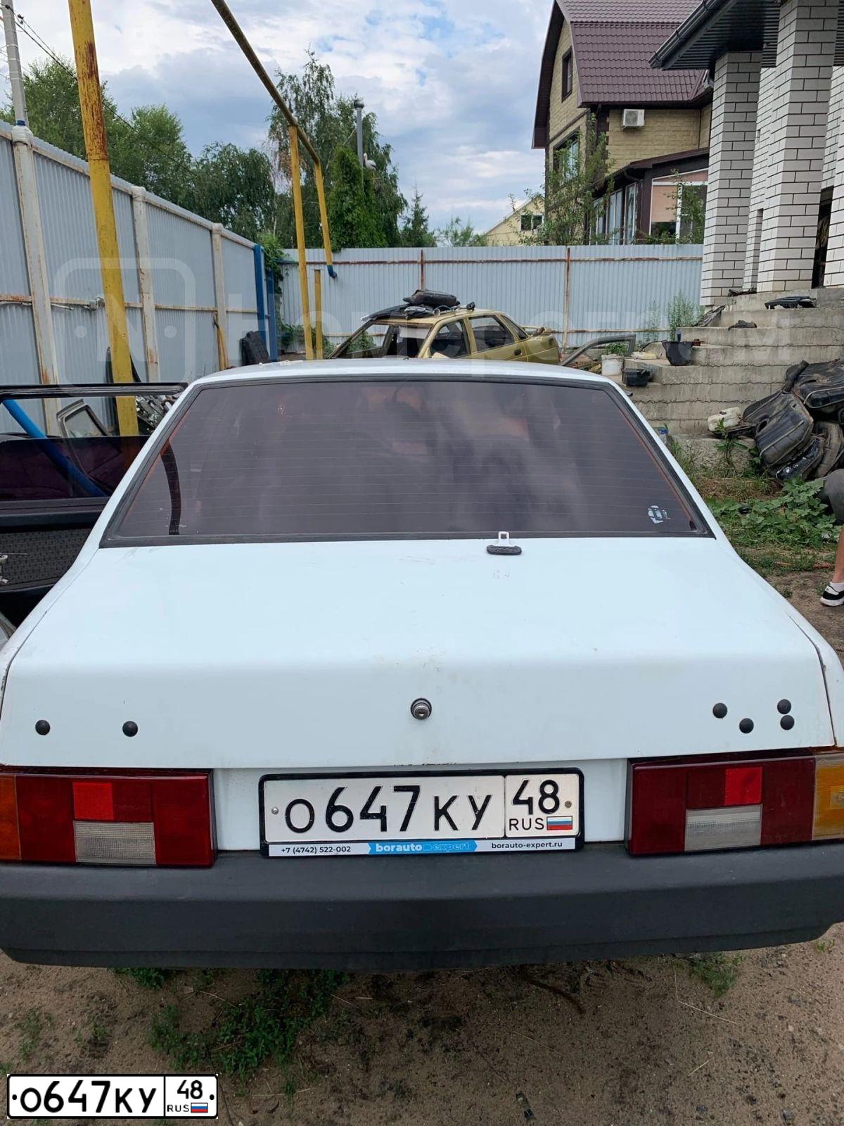 Фото автомобиля LADA 2109 SAMARA, 2002 — госномер О647КУ48. Цвет: Темно-зеленый