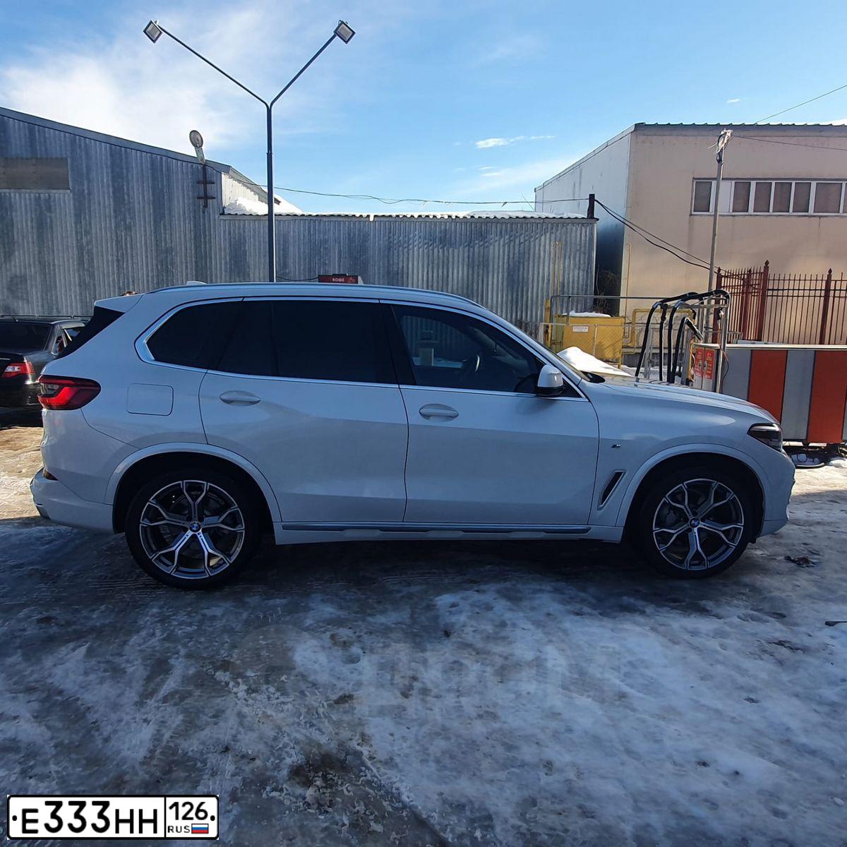 Фото автомобиля PEUGEOT TRAVELLER, 2018 — госномер Е333НН126. Цвет: ТЕМНО-СЕРЫЙ