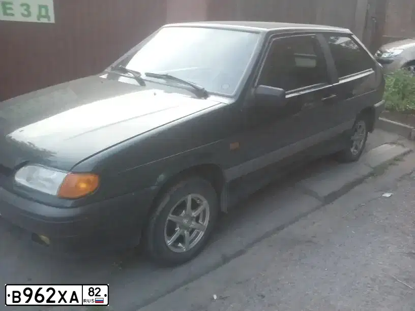 Фото автомобиля LADA 2113, 2004 — госномер Р496КА193. Цвет: Темно-зеленый