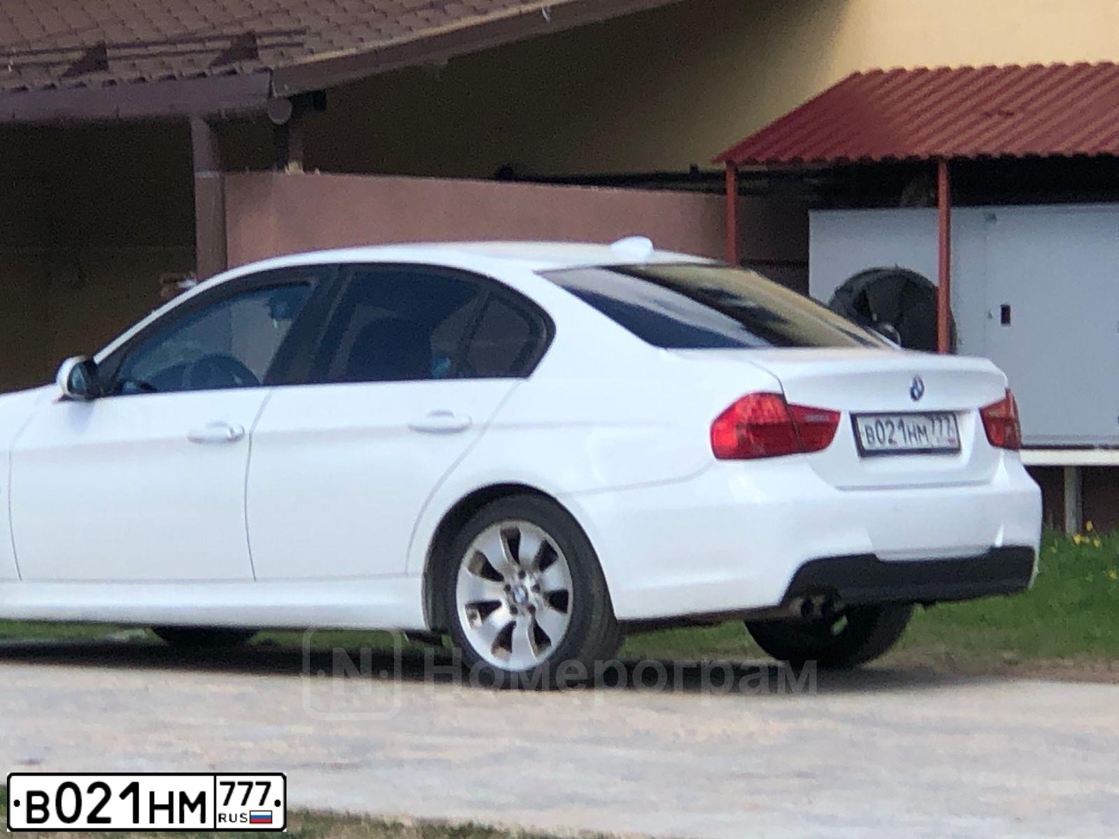 Фото автомобиля BMW SERIE 3, 2011 — госномер С099СВ199. Цвет: Белый