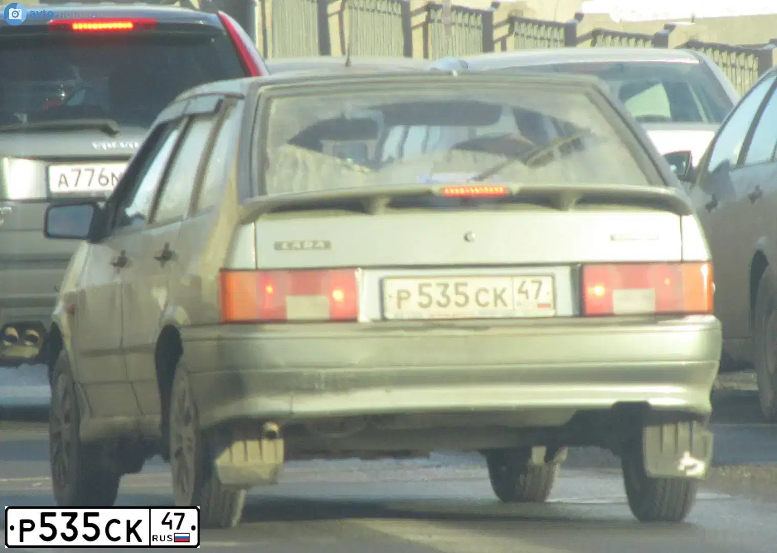 Фото автомобиля LADA 211440 LADA SAMARA, 2011 — госномер Р535СК47. Цвет: СРЕДНИЙ СЕРО-ЗЕЛЕНЫЙ МЕТ.