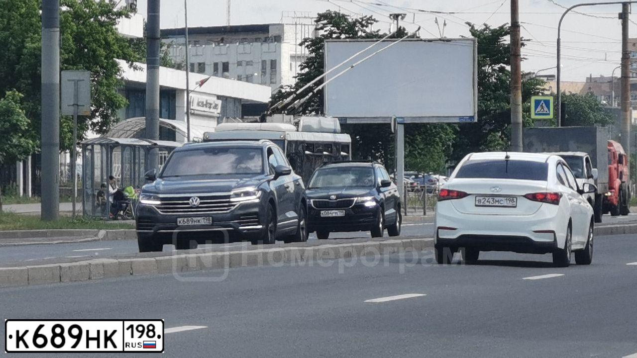 Фото автомобиля VOLKSWAGEN TOUAREG, 2020 — госномер Т506СА198