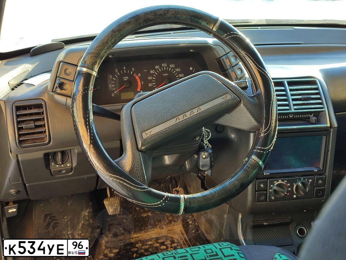 Фото автомобиля LADA 2111, 2006 — госномер Х383РР196