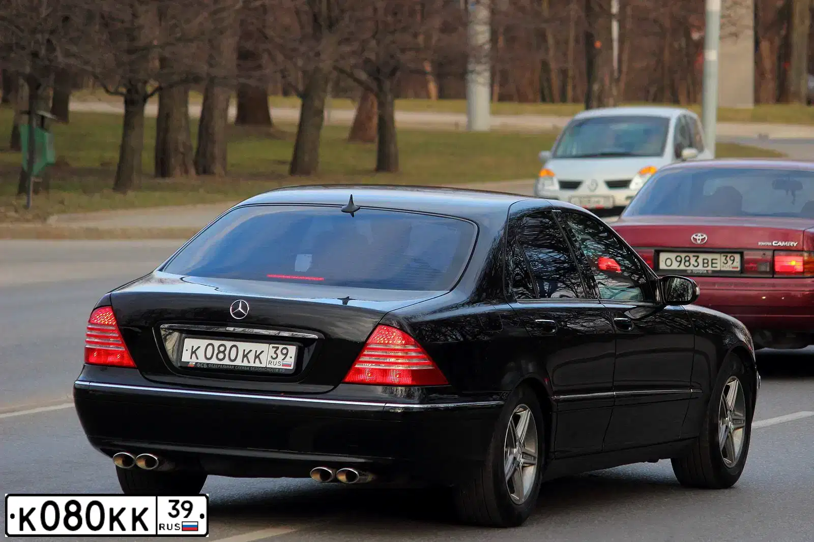 Фото автомобиля MERCEDES S-KLASSE, 2006 — госномер О988МС790. Цвет: ЧЕРНЫЙ