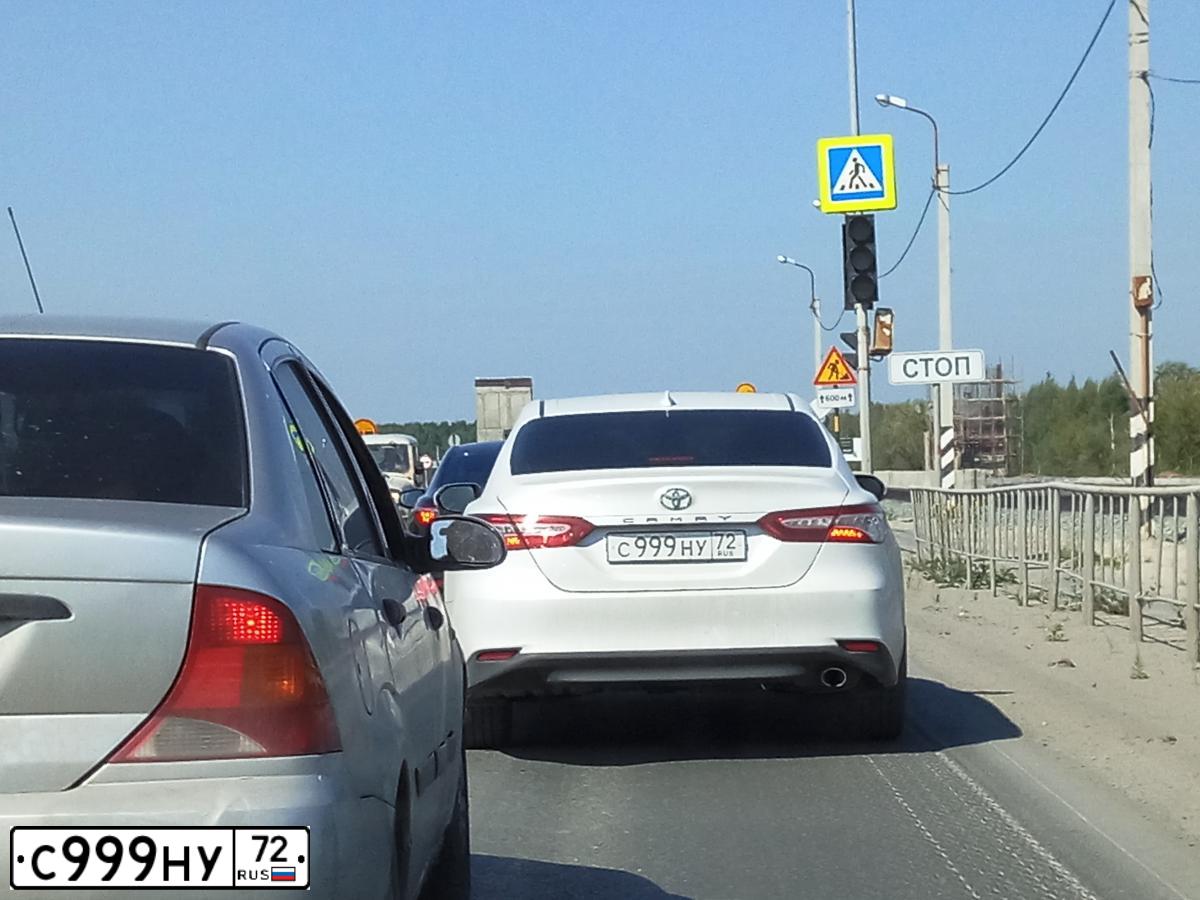 Фото автомобиля HYUNDAI TERRACAN, 2003 — госномер С999НУ72. Цвет: Серый