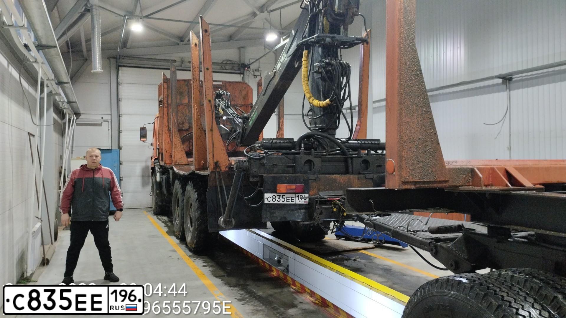 Фото автомобиля KAMAZ 43118 /6X6/, 2014 — госномер С835ЕЕ196