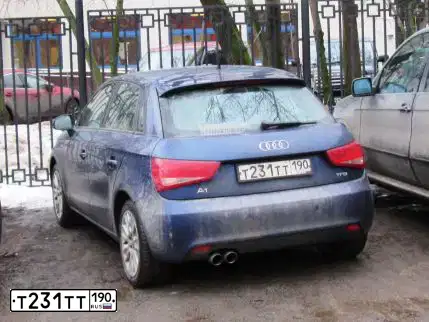 Фото автомобиля AUDI A1, 2012 — госномер Е598НР156. Цвет: синий
