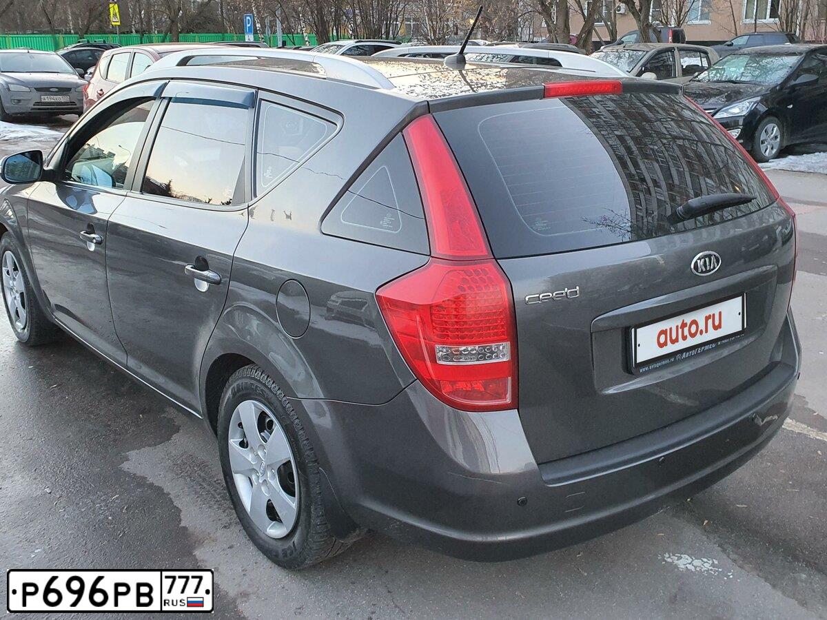 Фото автомобиля KIA SPORTAGE, 2015 — госномер Р696РВ777. Цвет: ЧЕРНЫЙ ПЕРЛАМУТР
