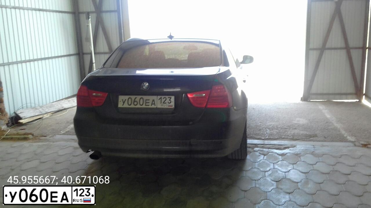 Фото автомобиля BMW X1, 2012 — госномер У733УО161. Цвет: ЧЕРНЫЙ