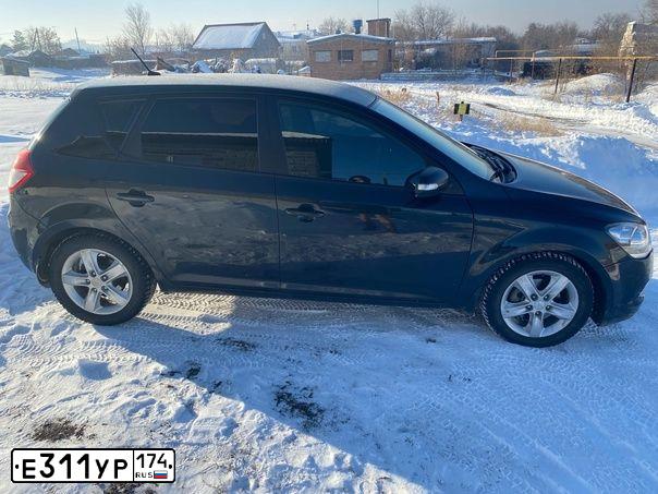 Фото автомобиля KIA CEE'D, 2010 — госномер В405ЕН102. Цвет: ЧЕРНЫЙ ПЕРЛАМУТР