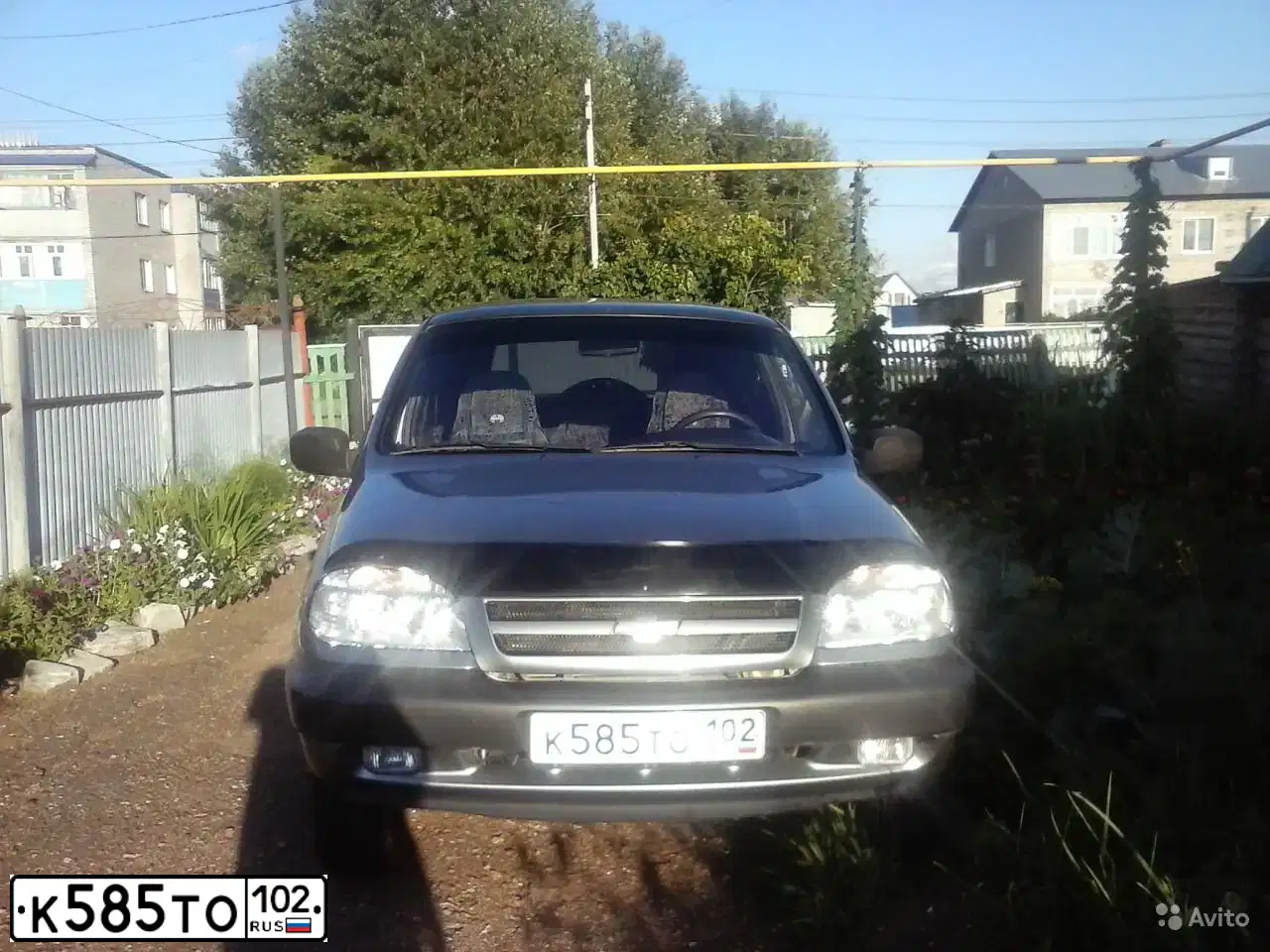 Фото автомобиля CHEVROLET NIVA, 2009 — госномер К585ТО102. Цвет: ТЕМНО-СЕРЫЙ МЕТАЛЛИК