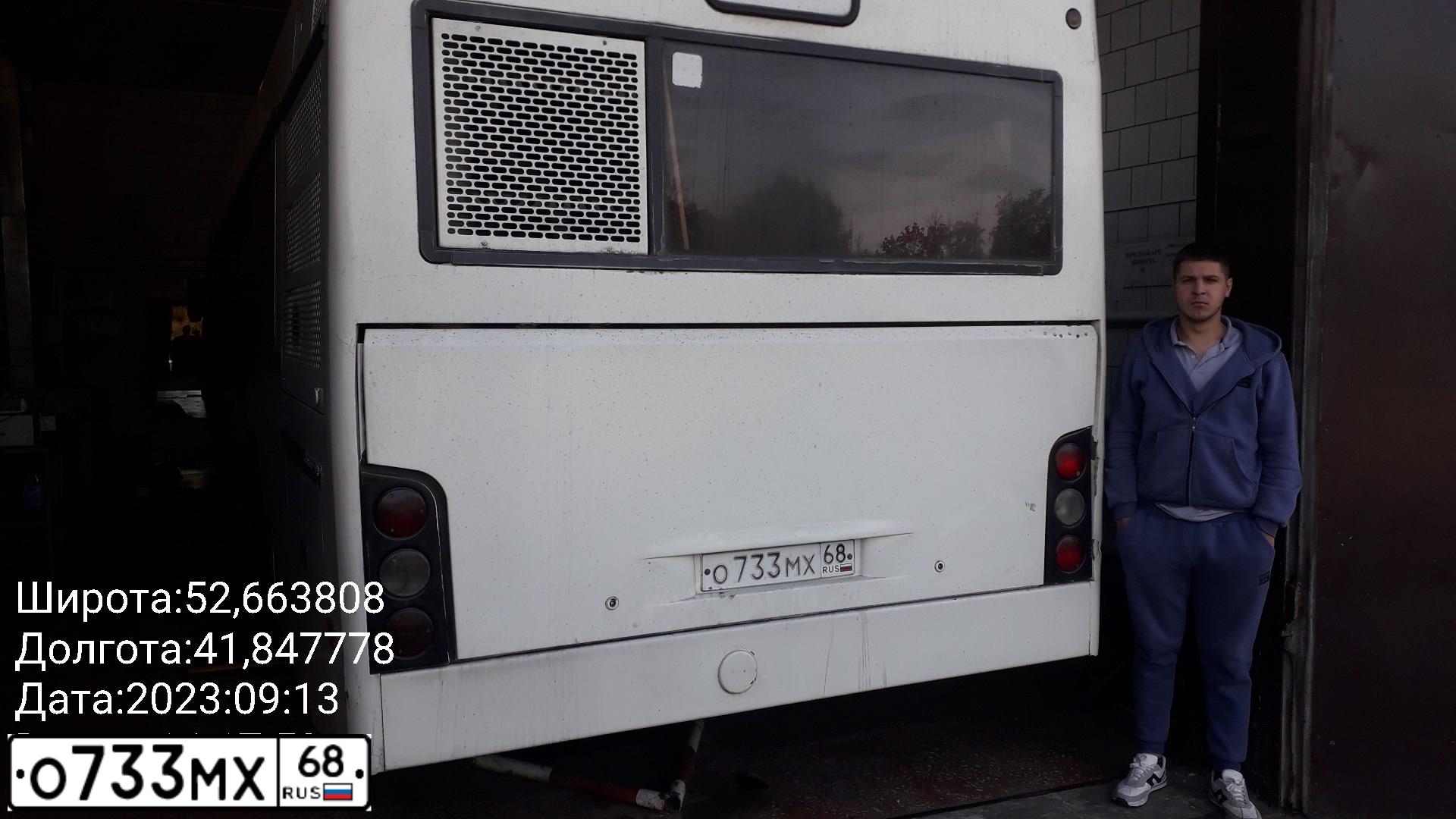 Фото автомобиля MAZ 103, 2012 — госномер О733МХ68. Цвет: Белый