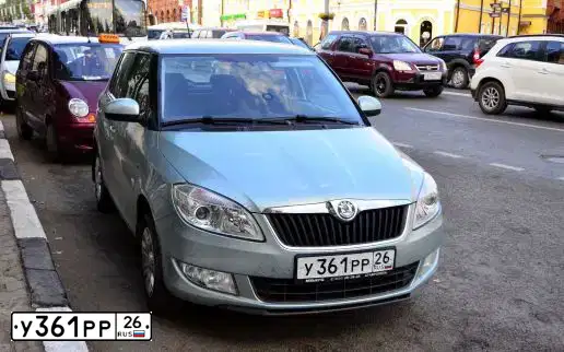 Фото автомобиля SKODA FABIA, 2011 — госномер У361РР26. Цвет: БЛЕКЛО-ЗЕЛЕНЫЙ