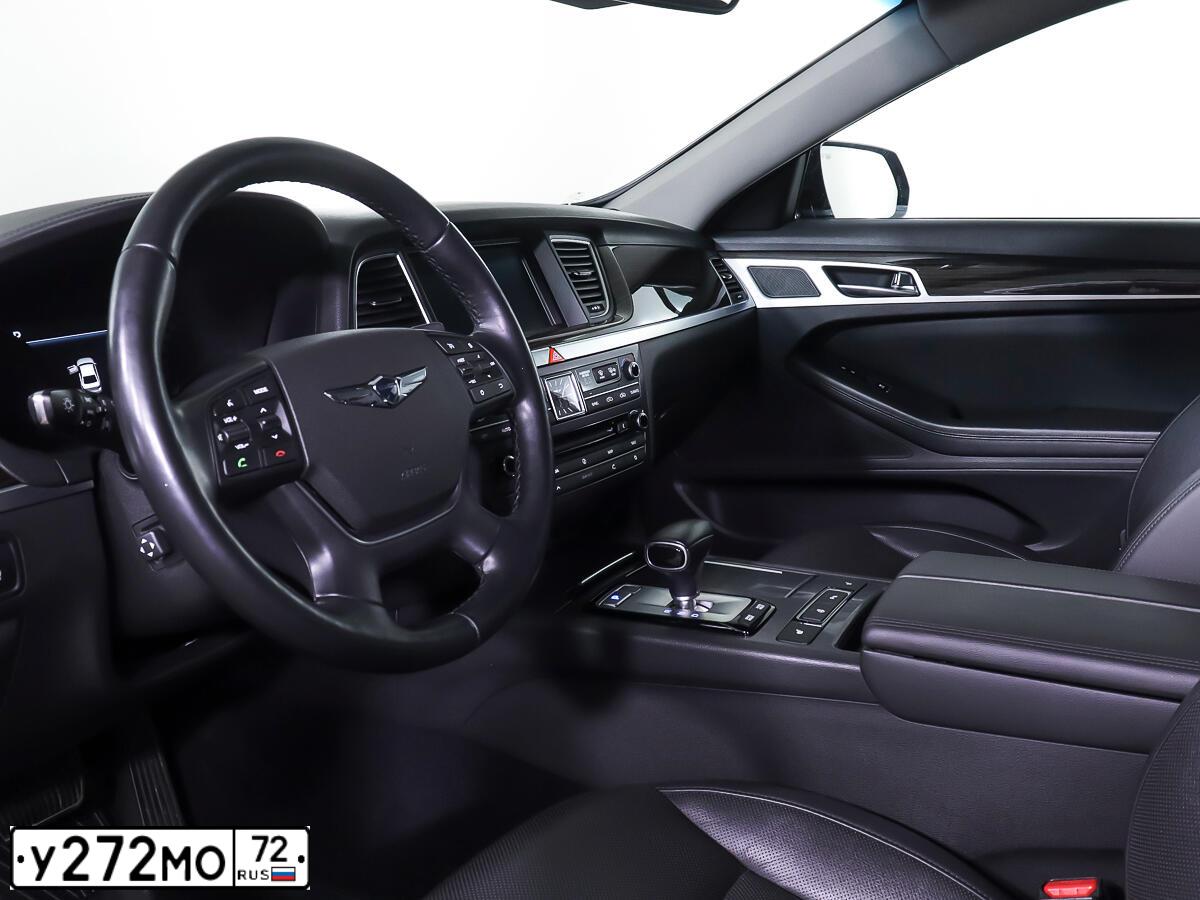 Фото автомобиля RENAULT DUSTER, 2019 — госномер У228МК72. Цвет: БЕЛЫЙ