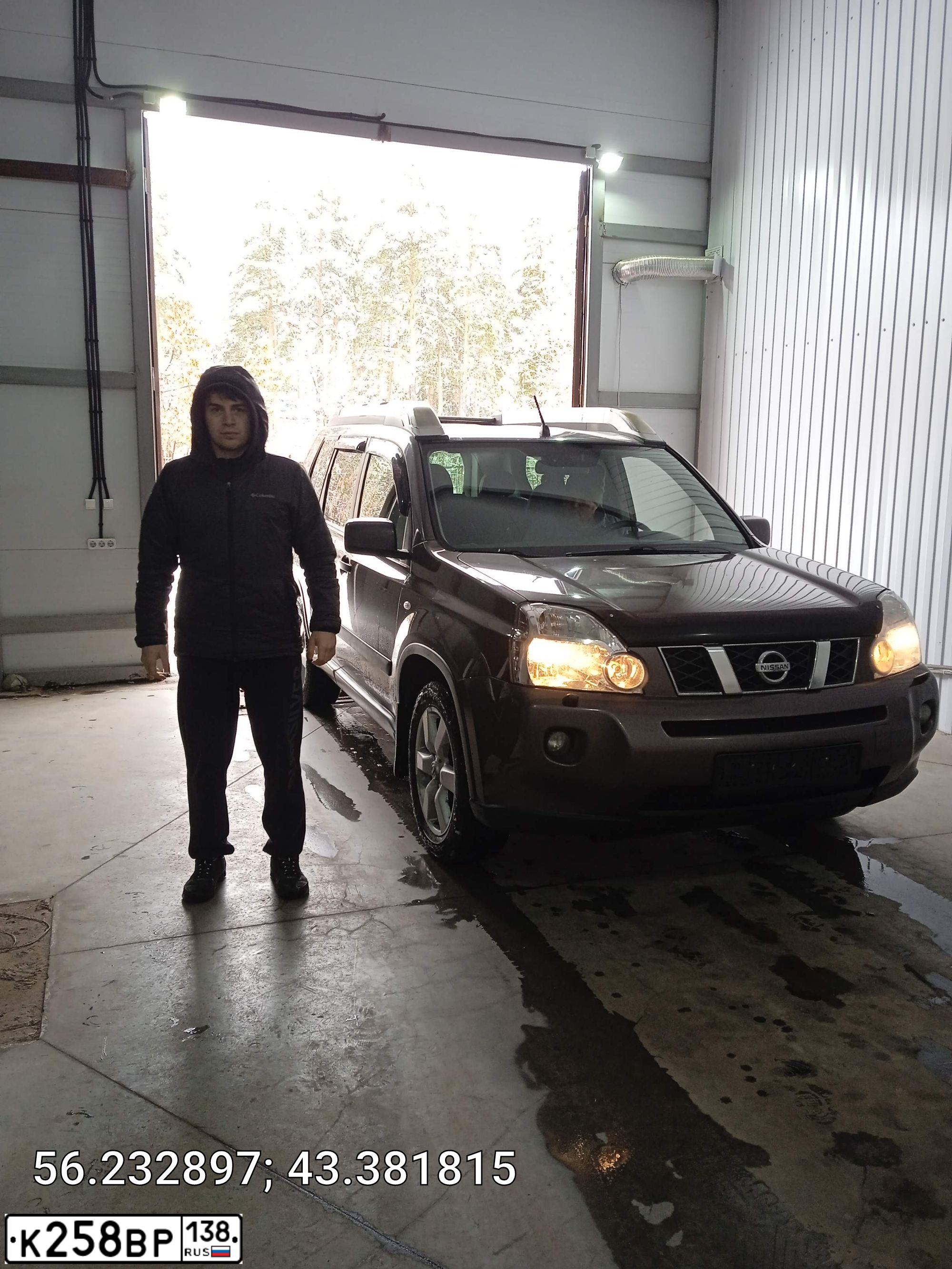 Фото автомобиля NISSAN X-TRAIL, 2008 — госномер К258ВР138. Цвет: СЕРО-СИРЕНЕВЫЙ