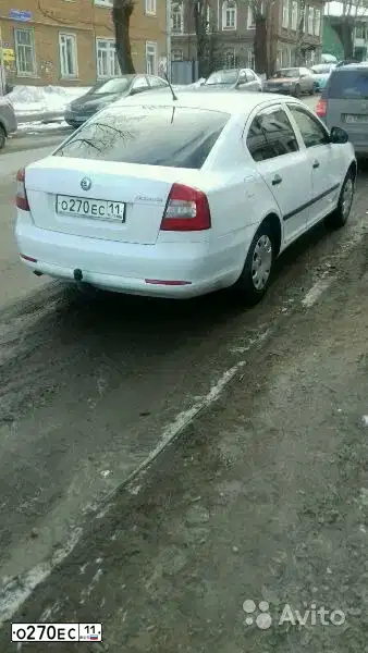 Фото автомобиля SKODA OCTAVIA, 2011 — госномер О270ЕС11. Цвет: БЕЛЫЙ