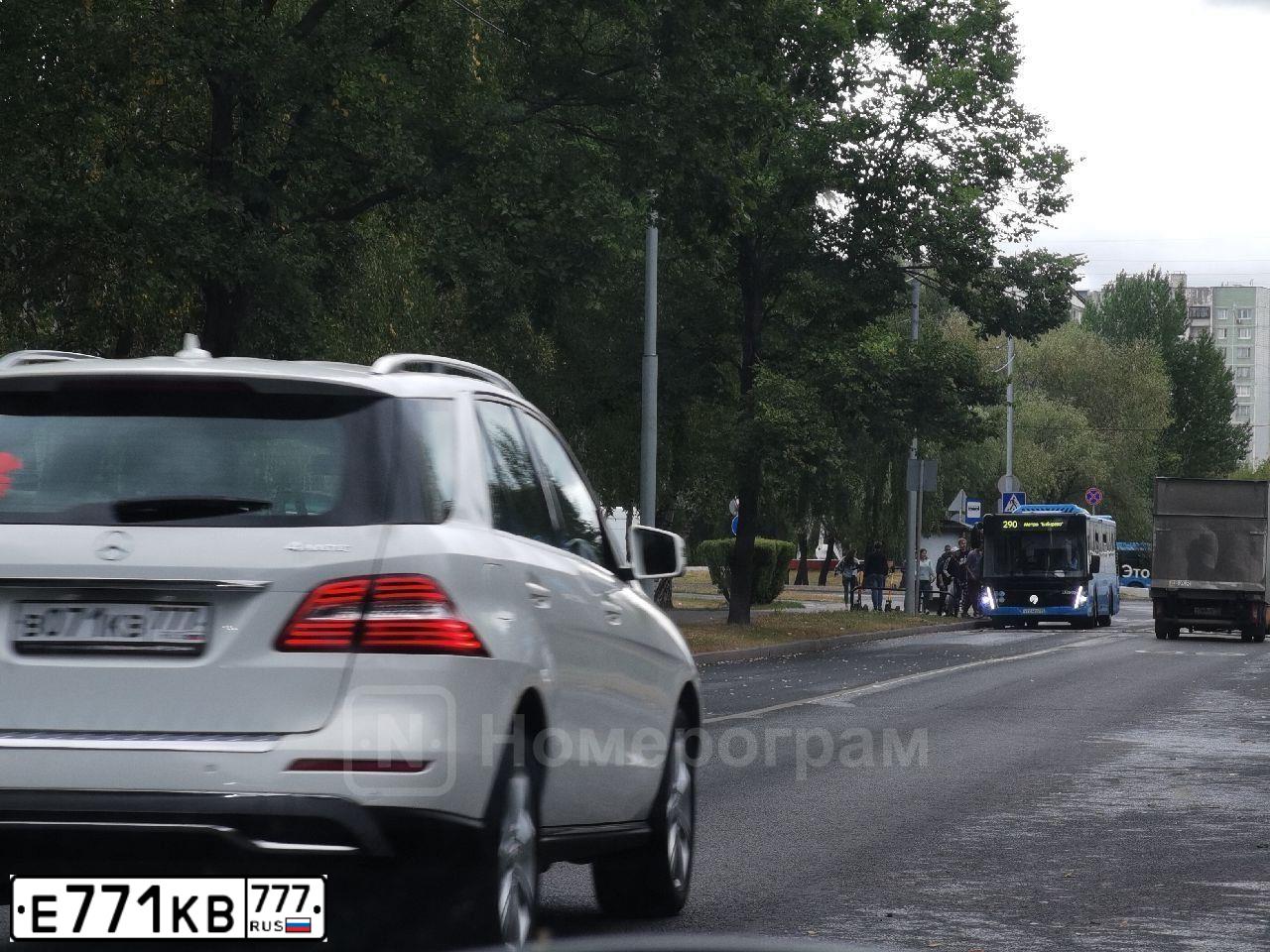 Фото автомобиля LADA 2171 PRIORA, 2014 — госномер К030УВ750. Цвет: ЧЕРНЫЙ