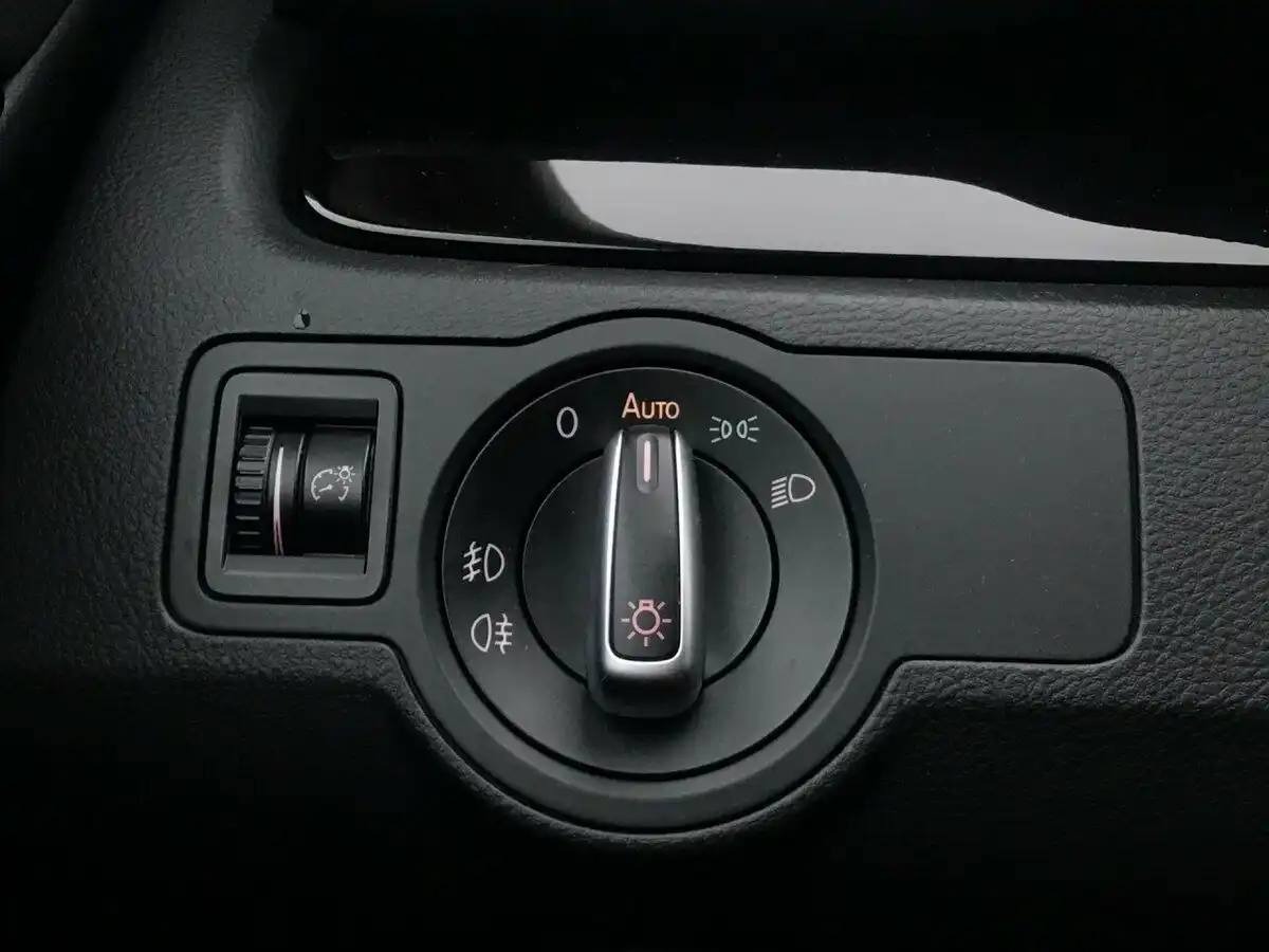 Фото автомобиля VOLKSWAGEN CC, 2012 — госномер К500ЕА197. Цвет: Серый