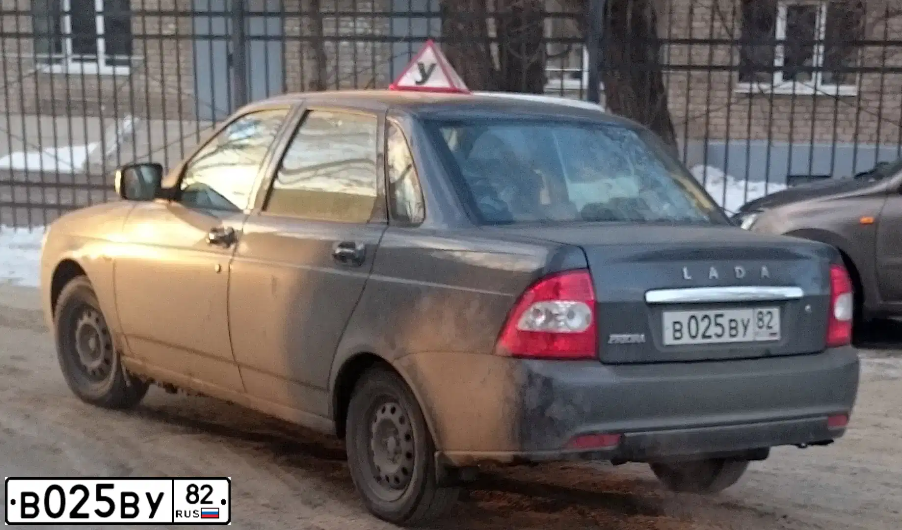 Фото автомобиля LADA 2170 PRIORA, 2016 — госномер А416МВ716. Цвет: СЕРЕБРИСТО-ТЕМНО-СЕРЫЙ