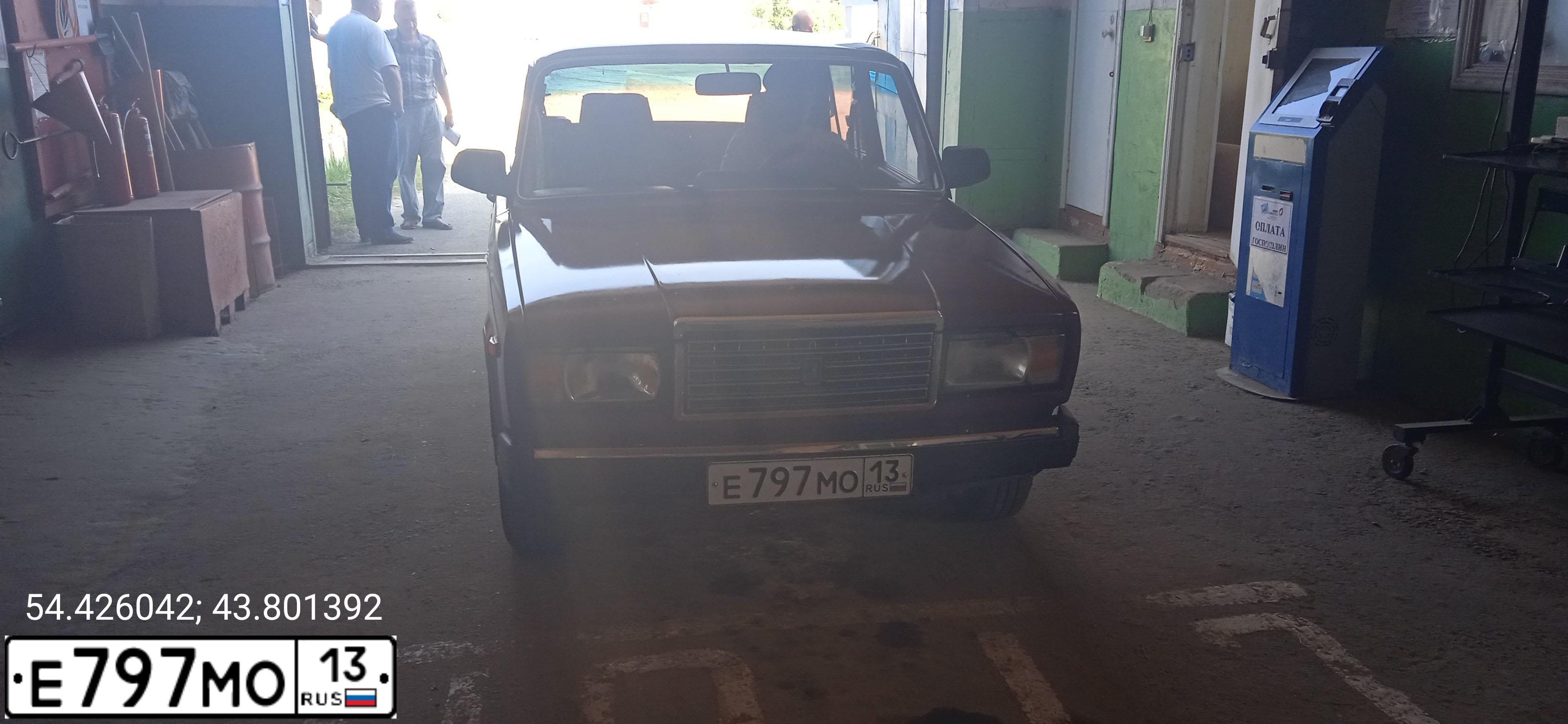 Фото автомобиля LADA 2107, 2003 — госномер Е797МО13. Цвет: ТЕМНО-ВИШНЕВЫЙ
