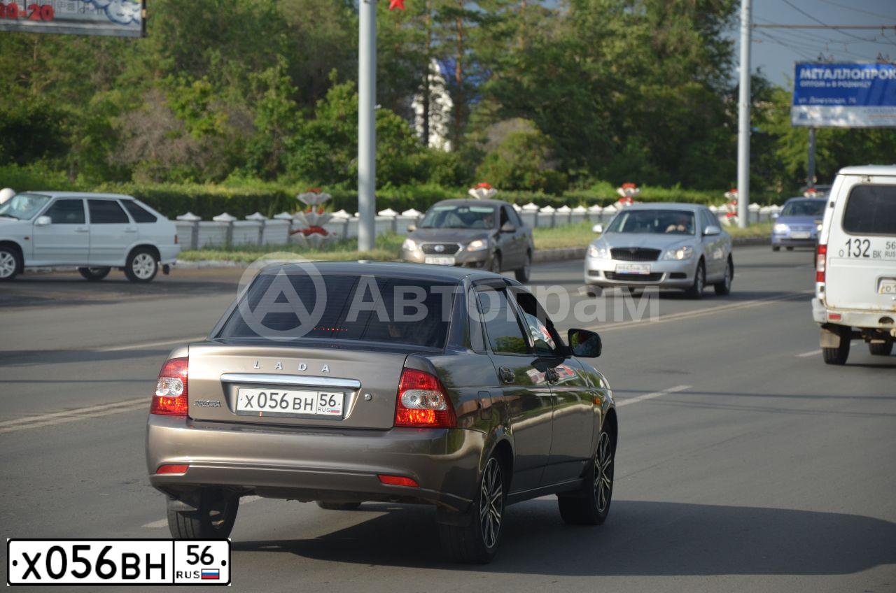 Фото автомобиля TOYOTA CAMRY, 2019 — госномер В074УХ164. Цвет: ЧЕРНЫЙ МЕТАЛЛИК