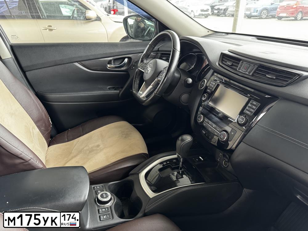 Фото автомобиля NISSAN X-TRAIL, 2018 — госномер М175УК174. Цвет: ОЛИВКОВЫЙ