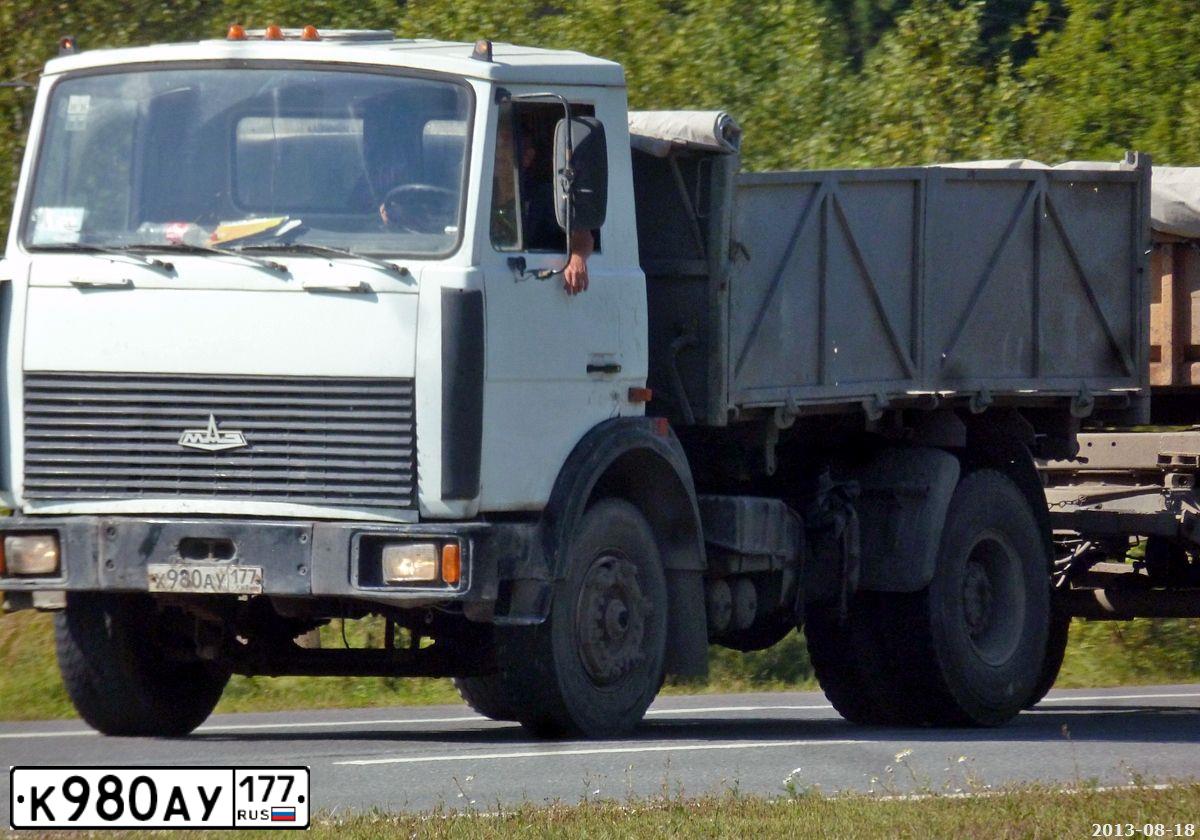 Фото автомобиля CHEVROLET T NIVA, 2005 — госномер К980АУ177. Цвет: ТЕМНО ЗЕЛЕНЫЙ