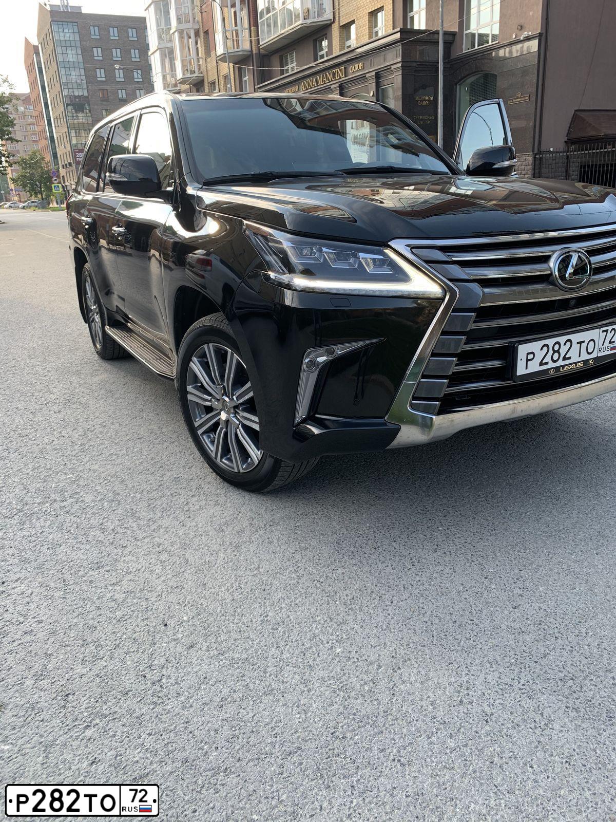 Фото автомобиля LEXUS LX, 2016 — госномер Р282ТО72. Цвет: ЧЕРНЫЙ