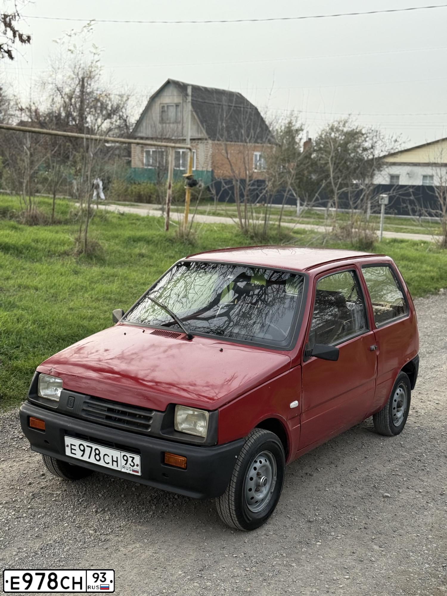 Фото автомобиля SEAZ OKA, 1997 — госномер Е978СН93. Цвет: ВИШНЯ