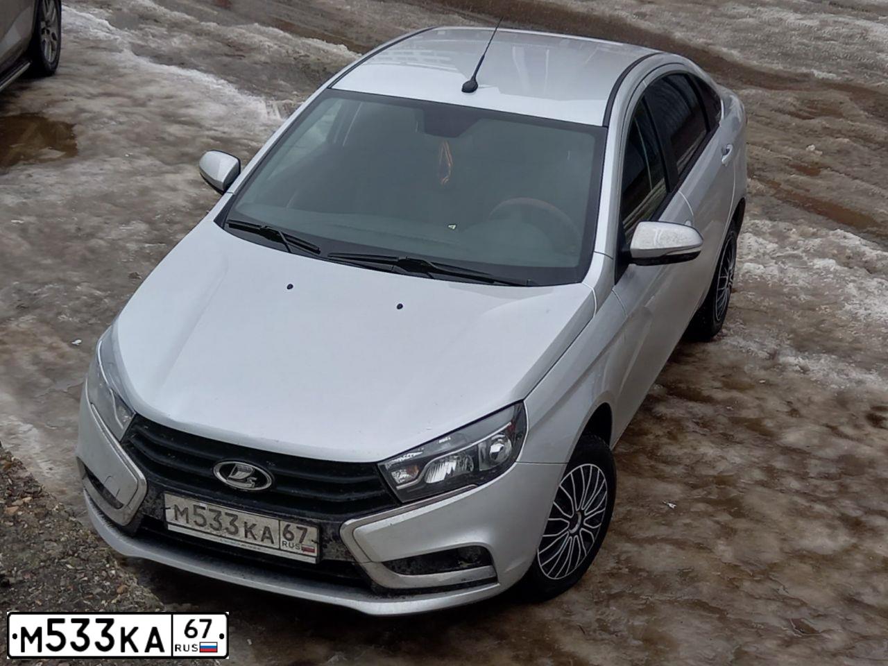 Фото автомобиля LADA VESTA, 2017 — госномер М533КА67. Цвет: Серебристый