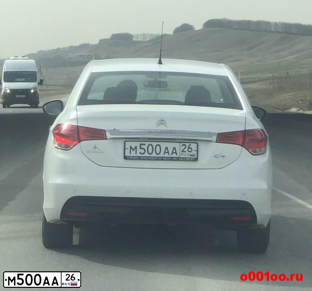 Фото автомобиля CITROEN C4, 2013 — госномер М500АА26. Цвет: Белый