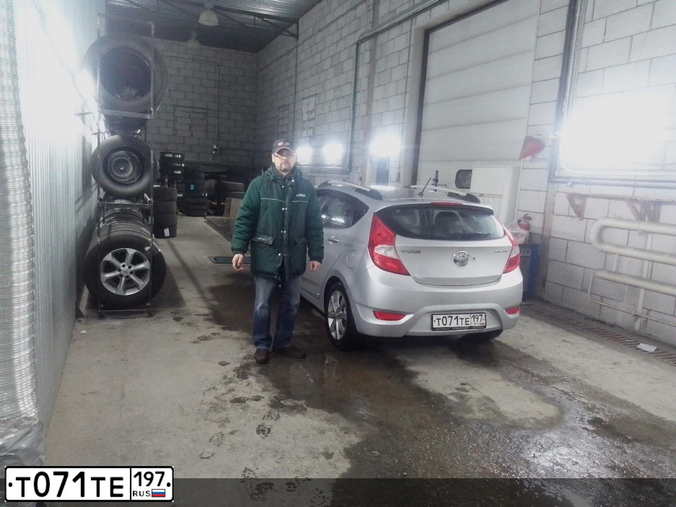 Фото автомобиля HYUNDAI SOLARIS, 2012 — госномер У895АВ977