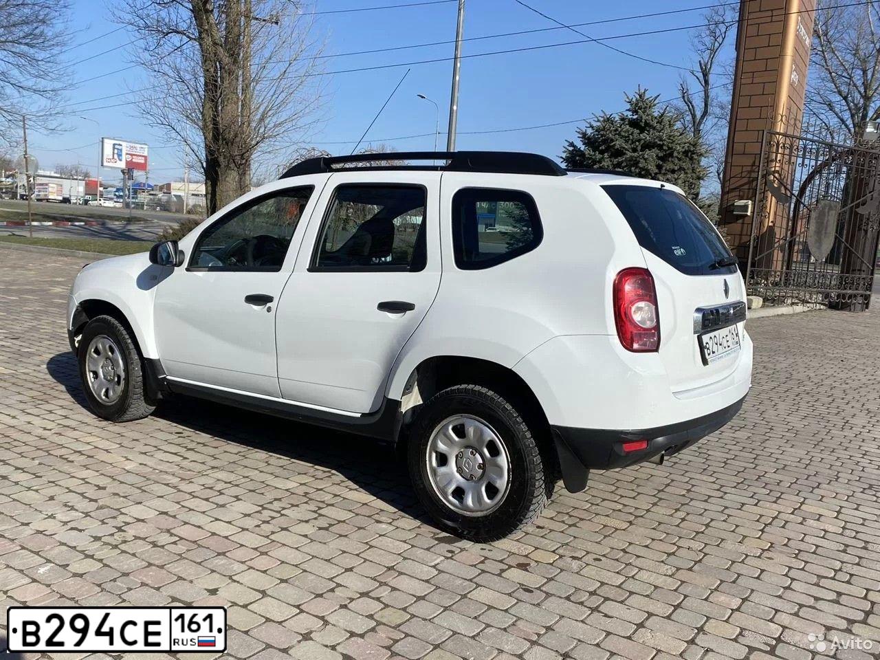 Фото автомобиля RENAULT DUSTER, 2014 — госномер А475ЕА180. Цвет: Белый