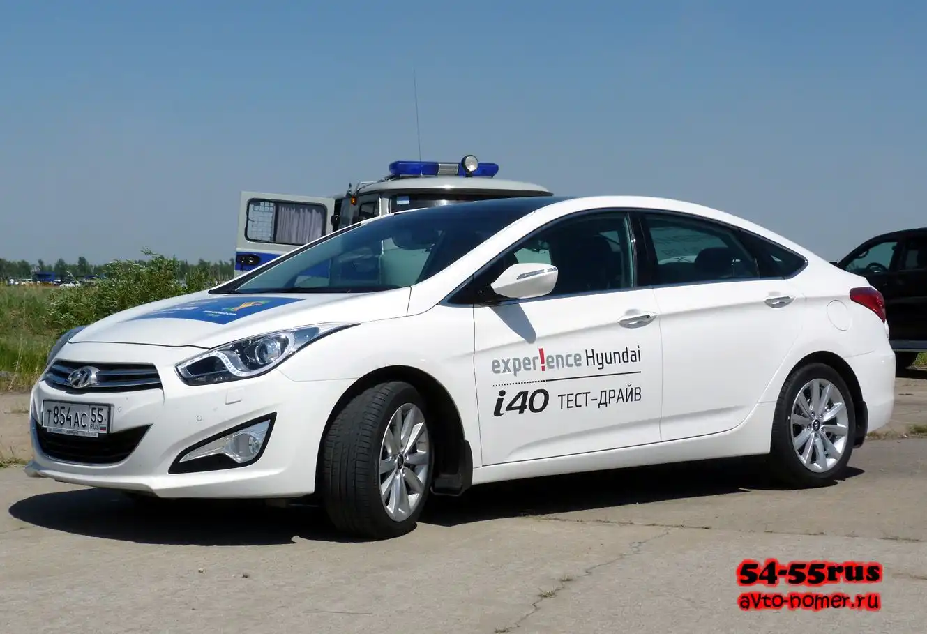 Фото автомобиля HYUNDAI I40, 2013 — госномер А292ММ67. Цвет: Белый