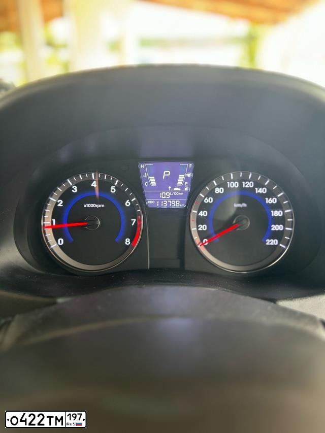 Фото автомобиля HYUNDAI SOLARIS, 2012 — госномер О422ТМ197. Цвет: ЧЕРНЫЙ