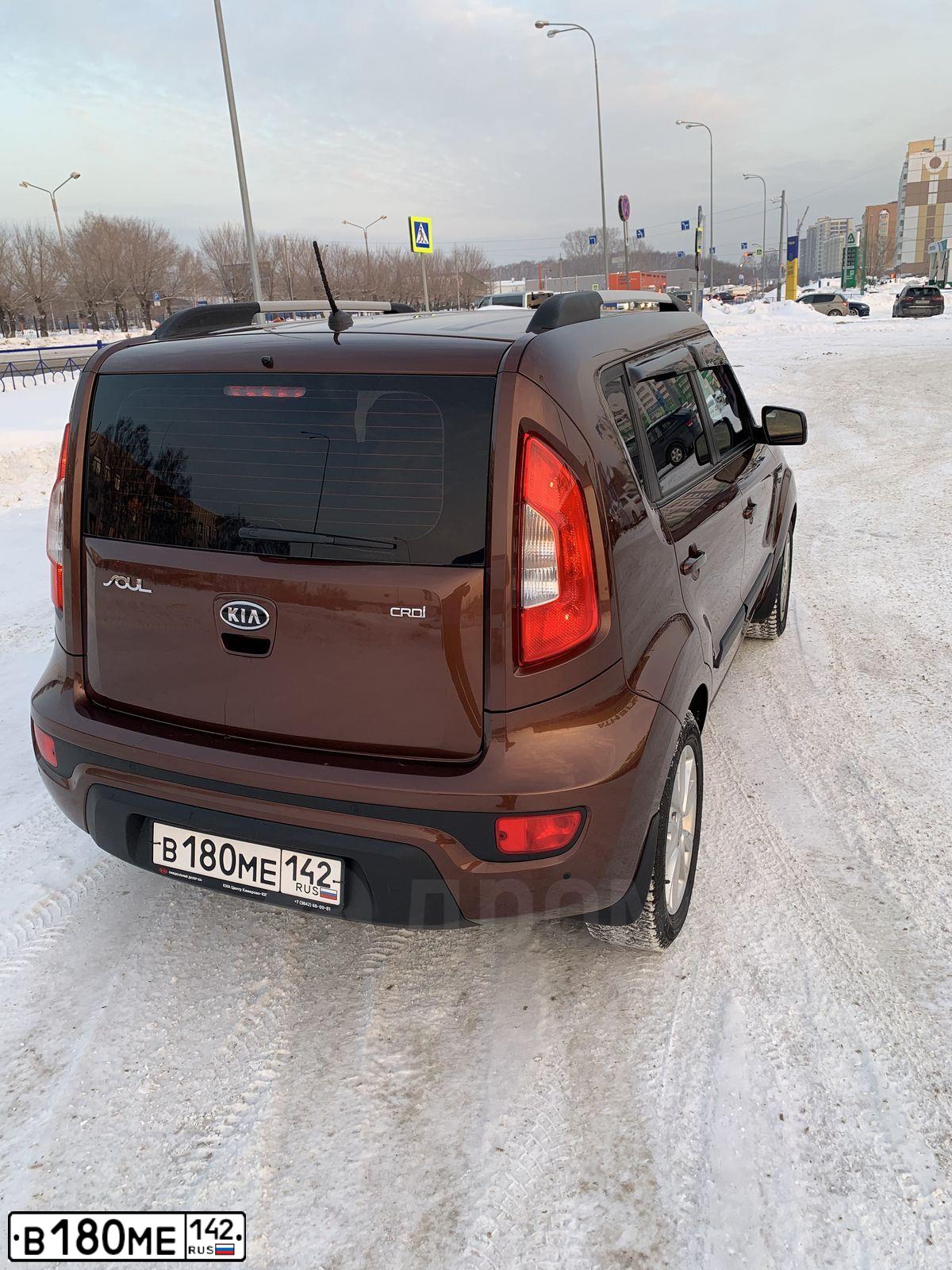 Фото автомобиля KIA SOUL, 2012 — госномер В180МЕ142. Цвет: Коричневый
