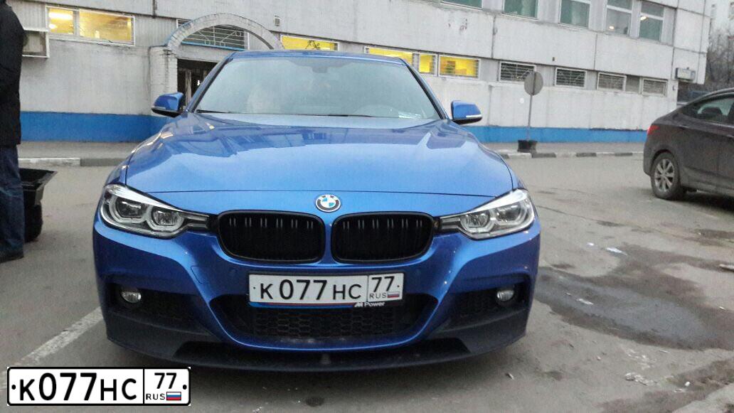 Фото автомобиля BMW 320I, 2016 — госномер М973АО702. Цвет: синий