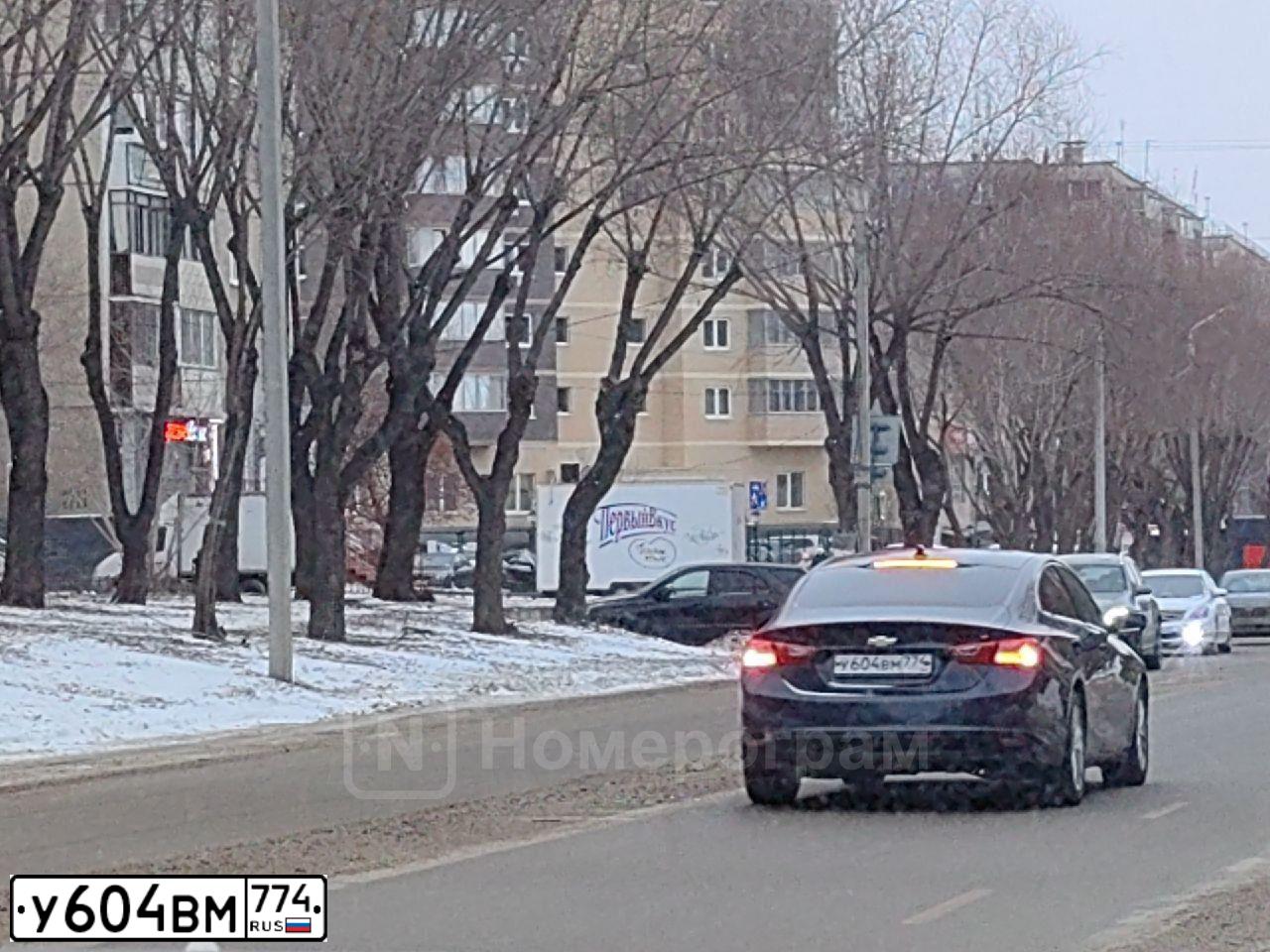 Фото автомобиля CHEVROLET MALIBU, 2016 — госномер У604ВМ774. Цвет: синий