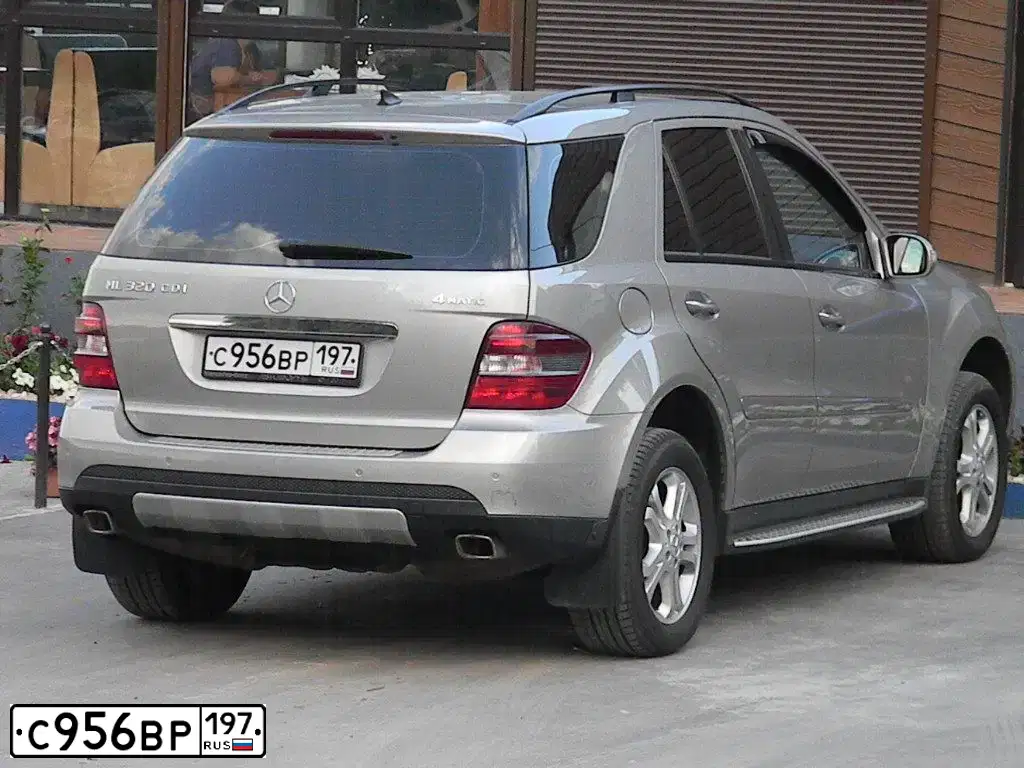 Фото автомобиля MERCEDES M-KLASSE, 2007 — госномер К356ХС790. Цвет: Серый