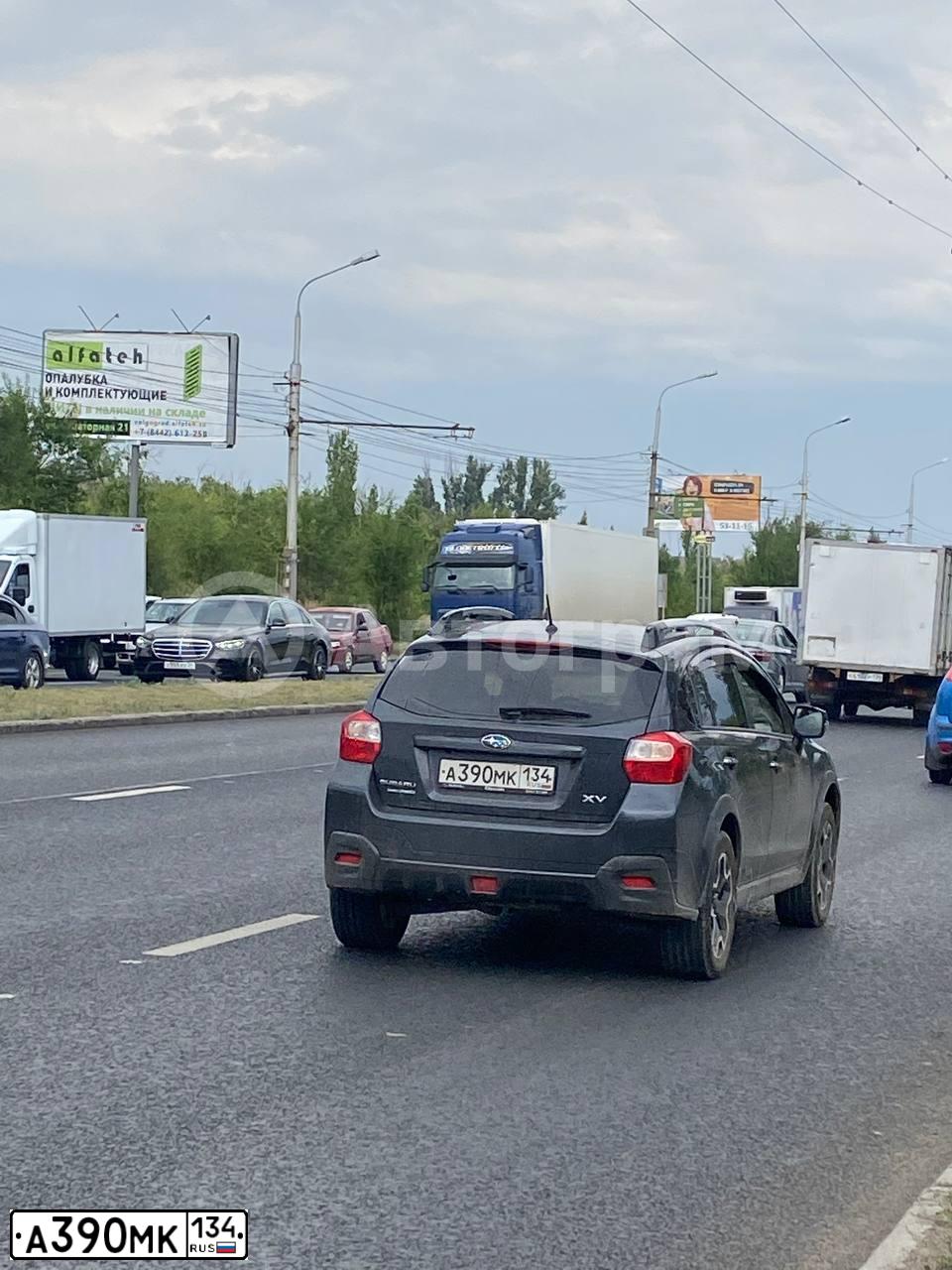 Фото автомобиля SUBARU IMPREZA, 2014 — госномер А390МК134. Цвет: ТЕМНО СЕРЫЙ