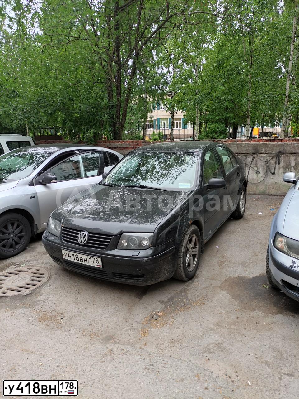 Фото автомобиля VOLKSWAGEN BORA, 1999 — госномер К408РР29. Цвет: ЧЕРНЫЙ