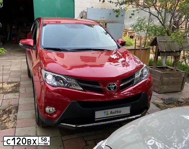 Фото автомобиля TOYOTA RAV4, 2015 — госномер С120ВХ58. Цвет: Красный