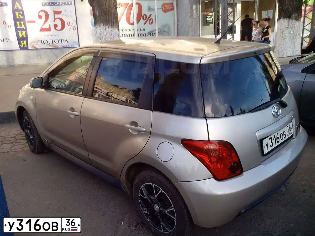 Фото автомобиля TOYOTA IST, 2002 — госномер Т129ТО31