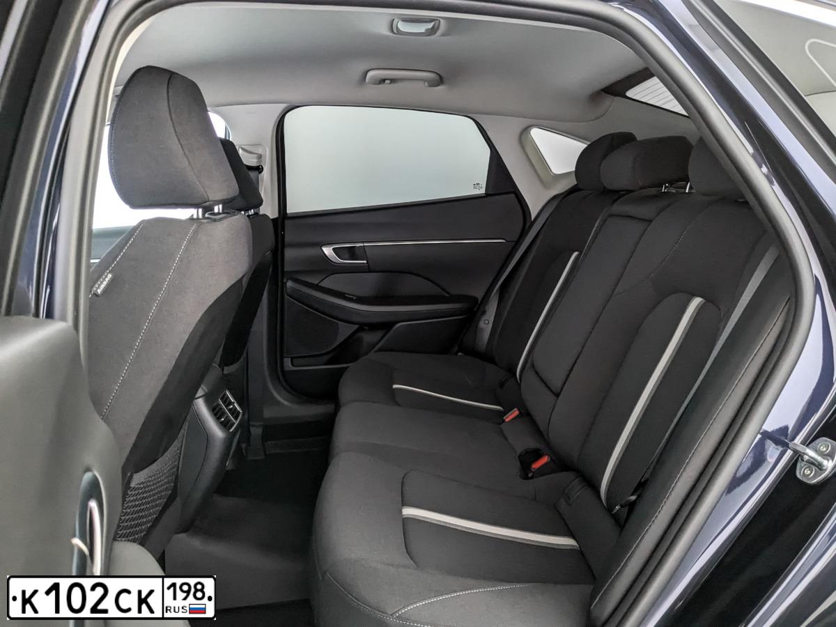 Фото автомобиля HYUNDAI SONATA, 2021 — госномер В503ХВ37. Цвет: синий
