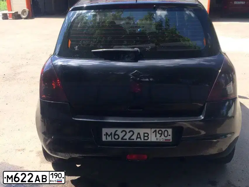 Фото автомобиля SUZUKI SWIFT, 2008 — госномер М622АВ190. Цвет: ЧЕРНЫЙ