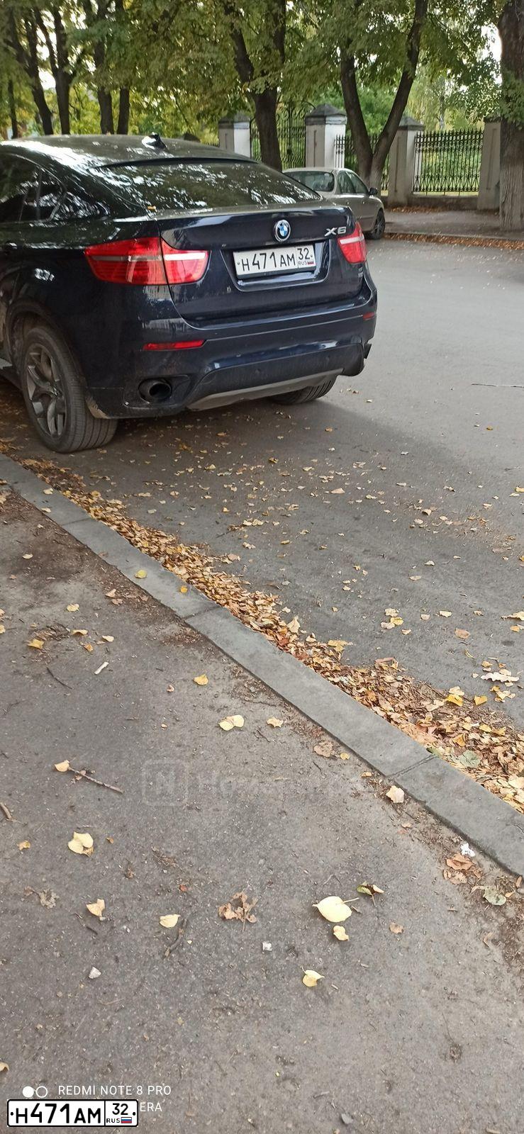Фото автомобиля BMW X6, 2009 — госномер Н471АМ32. Цвет: ЧЕРНО-СИНИЙ