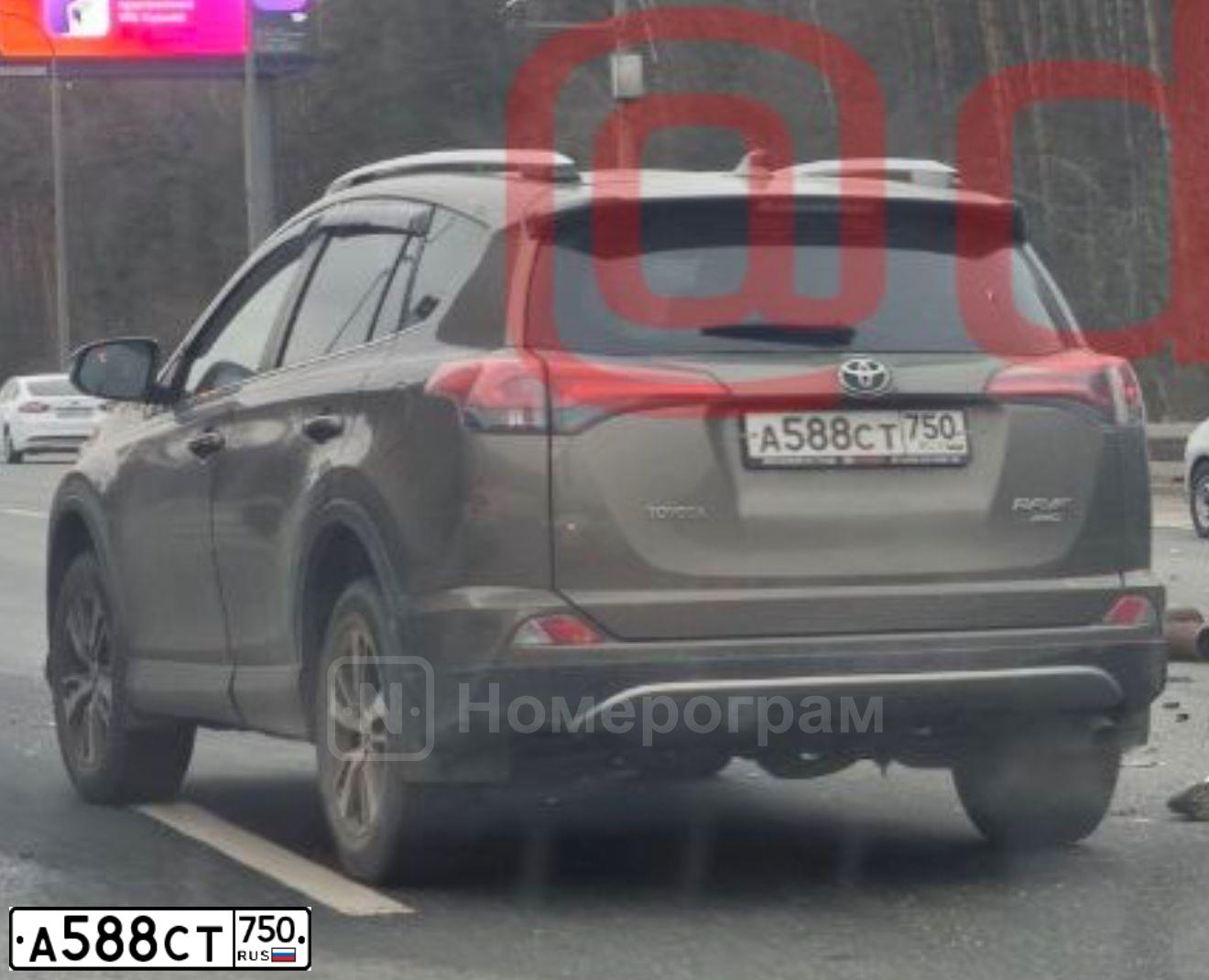 Фото автомобиля TOYOTA RAV4, 2018 — госномер А588СТ750. Цвет: СВЕТЛО-КОРИЧН.МЕТАЛЛ